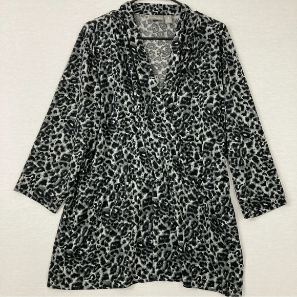 Chico's Travelers Black Gray Leopard Print Stretch Wrap Top size XL 3 - Picture 1 of 9